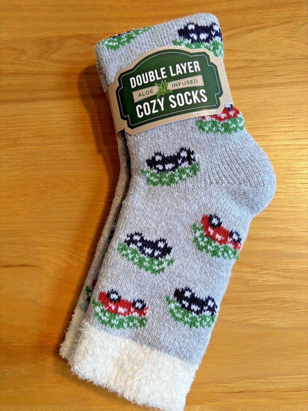 New Airplus Aloe Infused Double Layer Cozy Socks 8-12.5 Christmas Tree/Red Truck